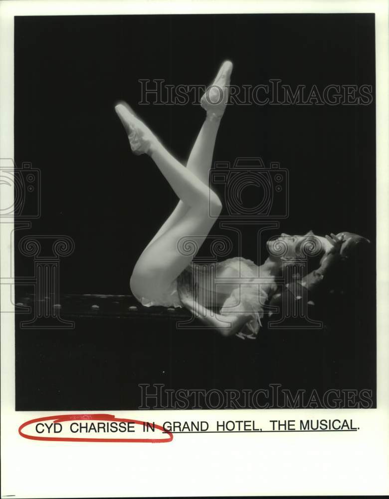 1992 Press Photo Cyd Charisse in Grand Hotel, The Musical - Historic Images