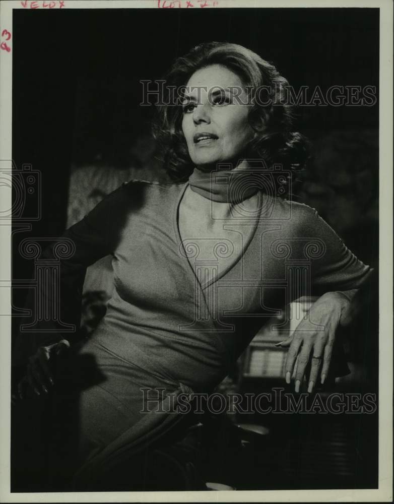 1975 Press Photo Actress Cyd Charisse - Historic Images