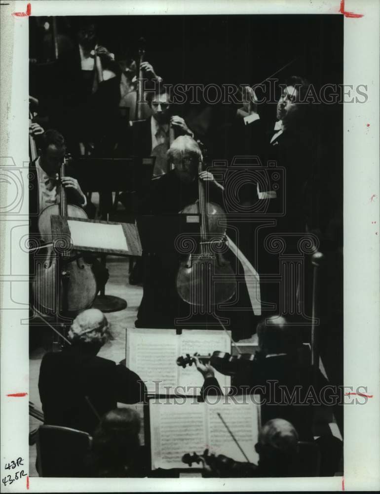 1986 Press Photo Sergiu Comissiona Conducting Houston Symphony Orchestra - Historic Images