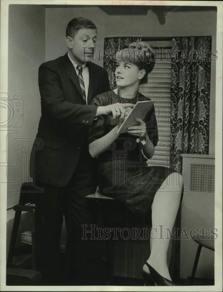 1964 Press Photo Frank Buxton appears with woman in television scene - Historic Images