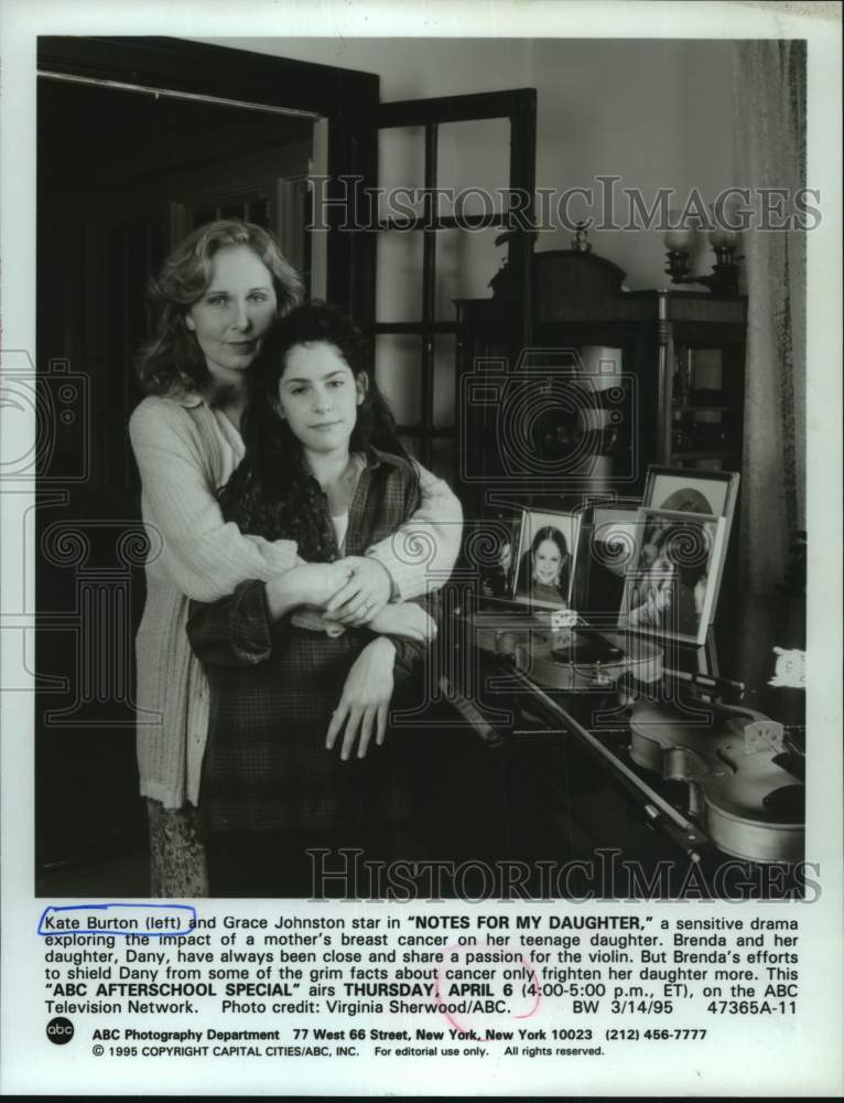 1995 Press Photo Kate Burton and Grace Johnston star in &quot;Notes for my Daughter&quot; - Historic Images