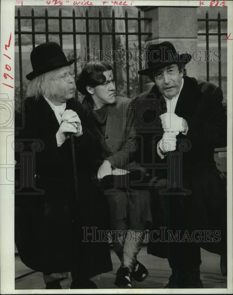 1969 Press Photo Ruth Buzzi, Peter Sellers, and Arte Johnson in television scene - Historic Images