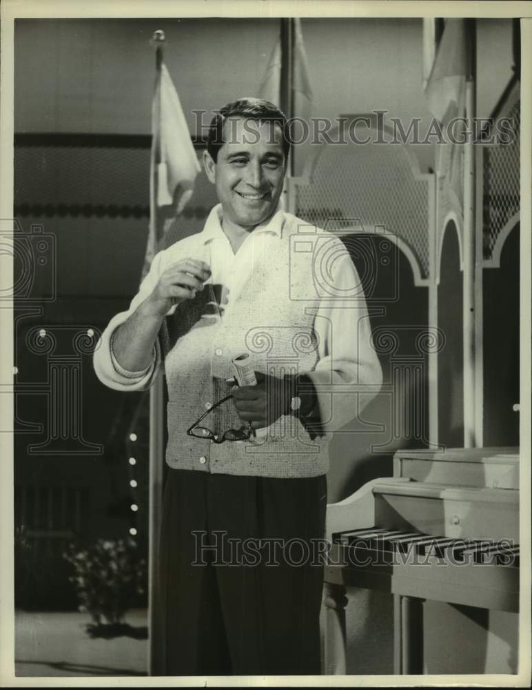 1961 Press Photo Singer Perry Como - Historic Images