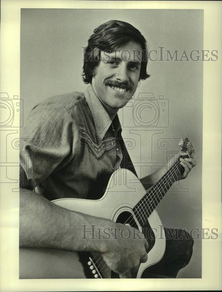 1971 Press Photo Tom Chapin Hosting &quot;Make a Wish&quot; Children&#39;s Series - Historic Images