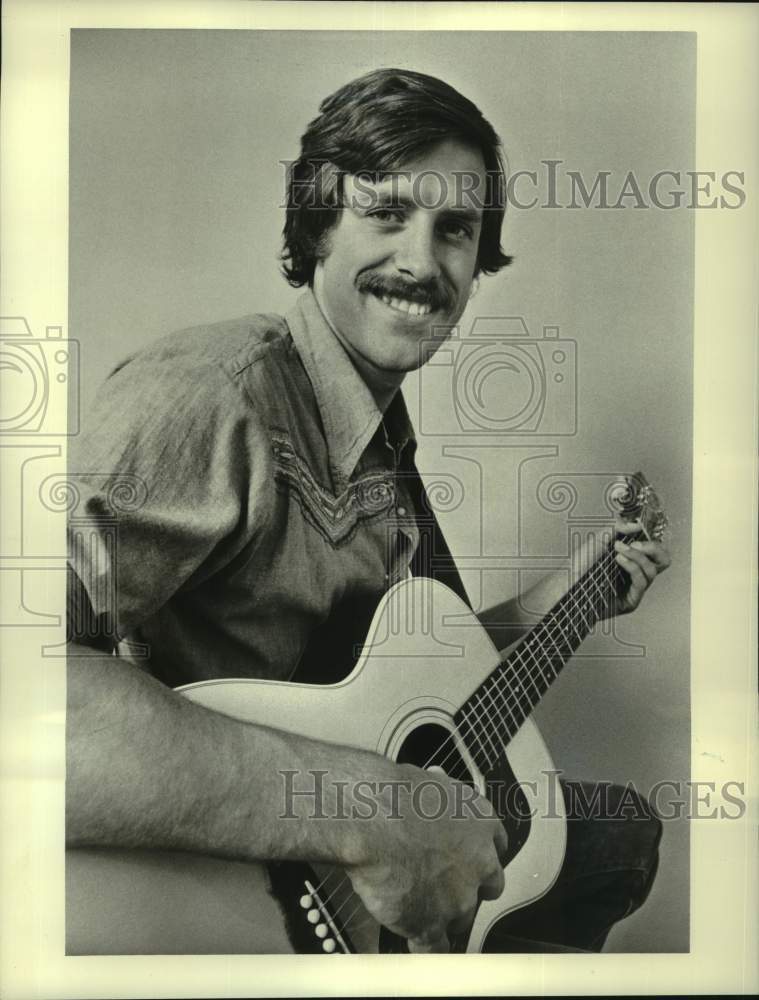 1971 Press Photo Tom Chapin Hosting "Make a Wish" Children's Series - Historic Images