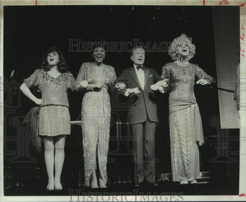 1984 Press Photo Entertainers highlighted in &quot;Jerry&#39;s Girls&quot; - Historic Images