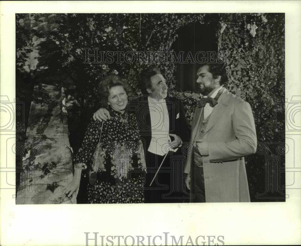 1985 Press Photo Sergiu & Robinne Comissiona Talking with Peter Dronsky at party - Historic Images