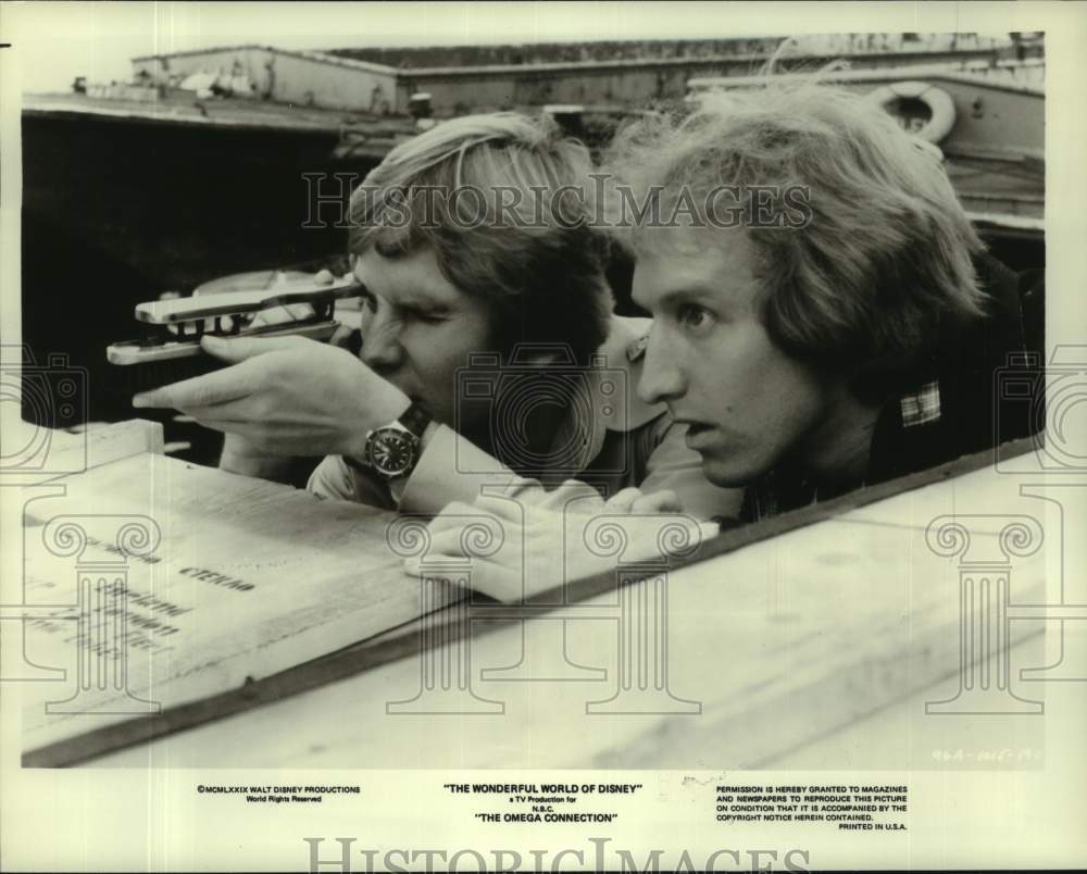 1979 Press Photo Jeffrey Byron, Larry Cedar in "The Omega Connection" - Historic Images