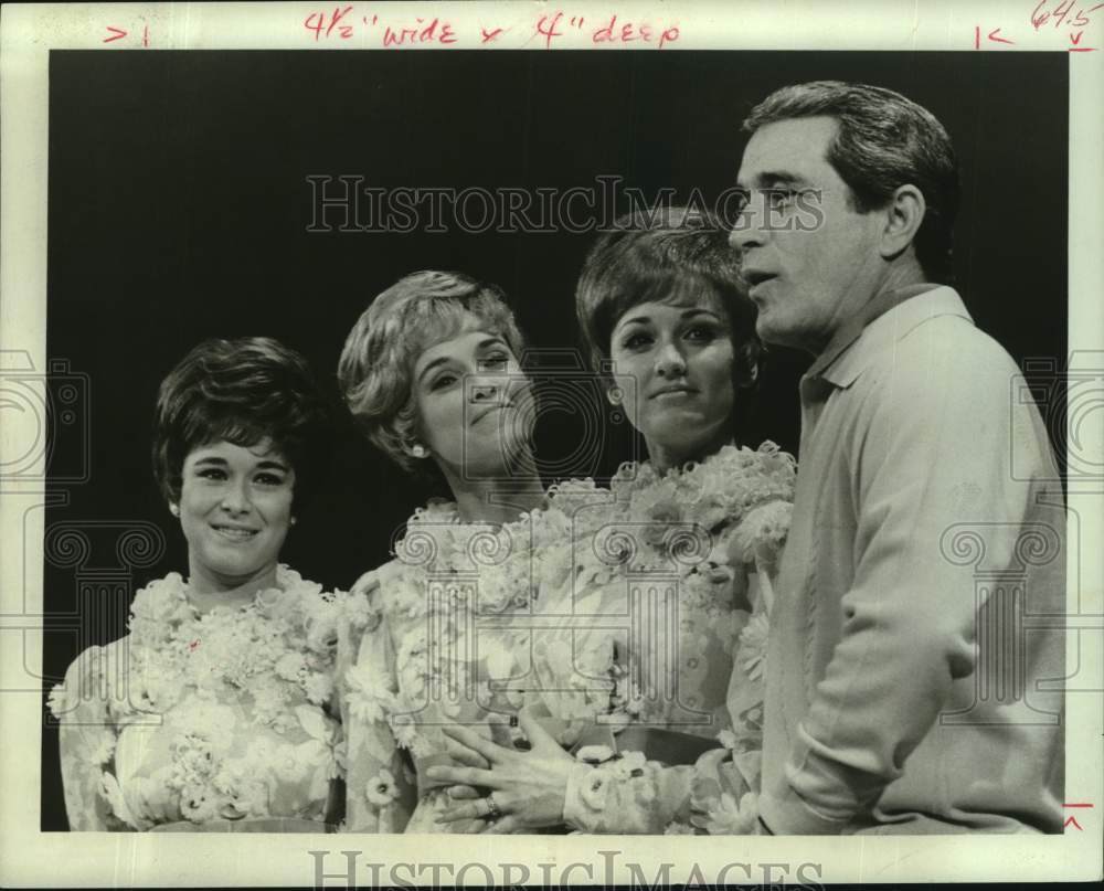 1980 Press Photo Perry Como on "Jimmy Durante Presents the Lennon Sisters Hour" - Historic Images