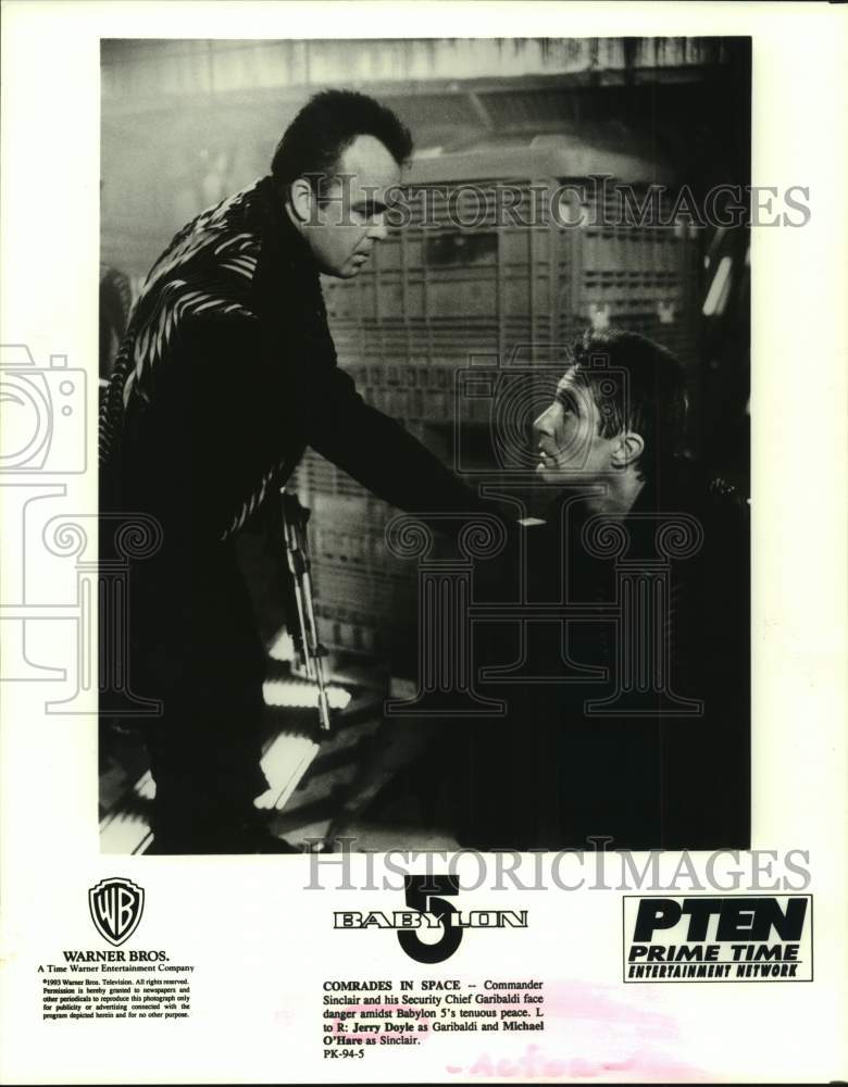 1993 Press Photo Actors Jerry Doyle, Michael O'Hare star in Babylon 5. - Historic Images