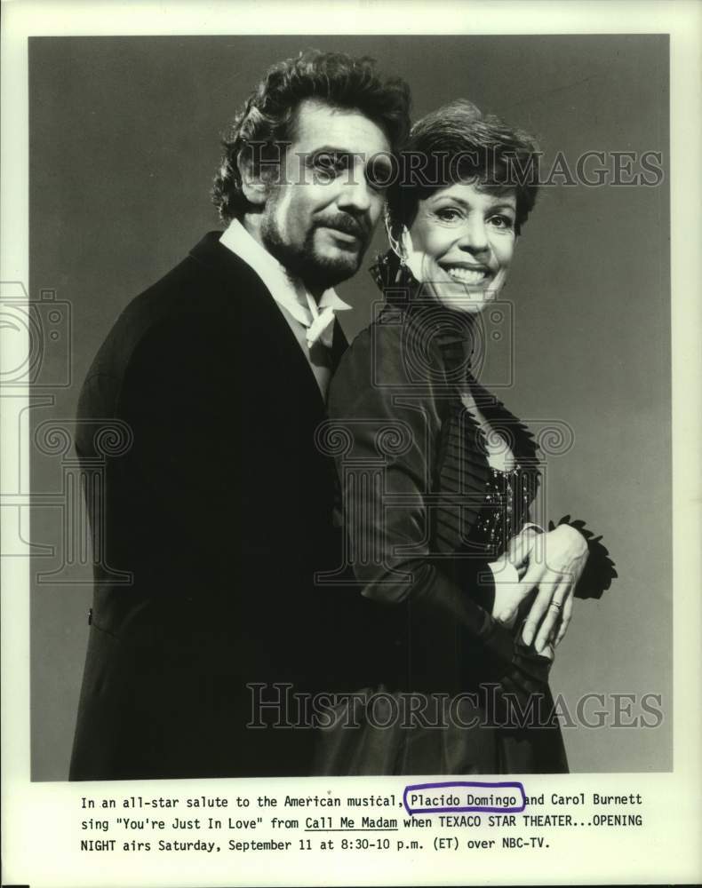 1982 Press Photo Placido Domingo and Carol Burnett on &quot;Texaco Star Theater&quot; - Historic Images