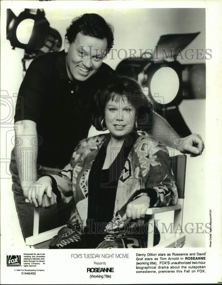 1994 Press Photo Actress Denny Dillon and David Graf in Roseanne - Historic Images