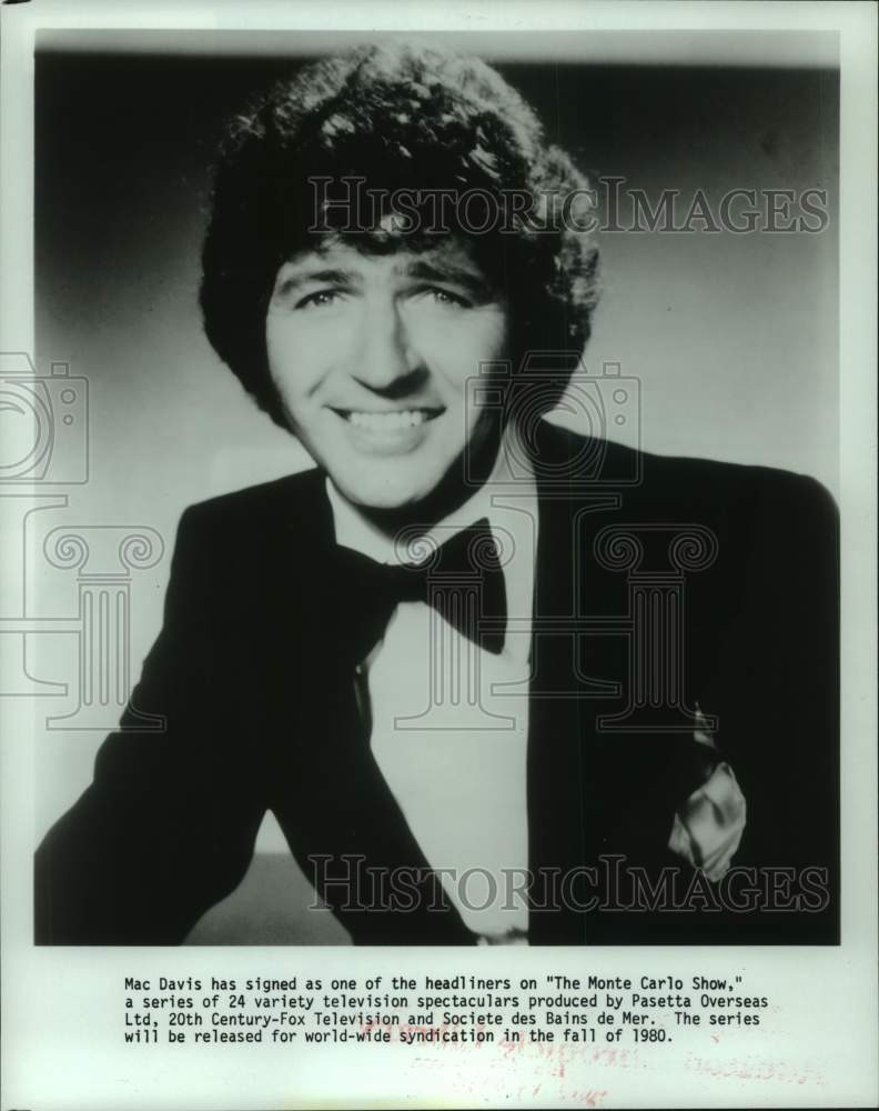 1980 Press Photo Singer Mac Davis appears in "The Monte Carlo Show" - Historic Images