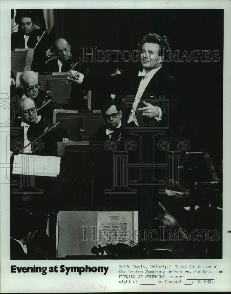 1978 Press Photo Conductor Colin Davis shown conducting Boston Symphony. - Historic Images