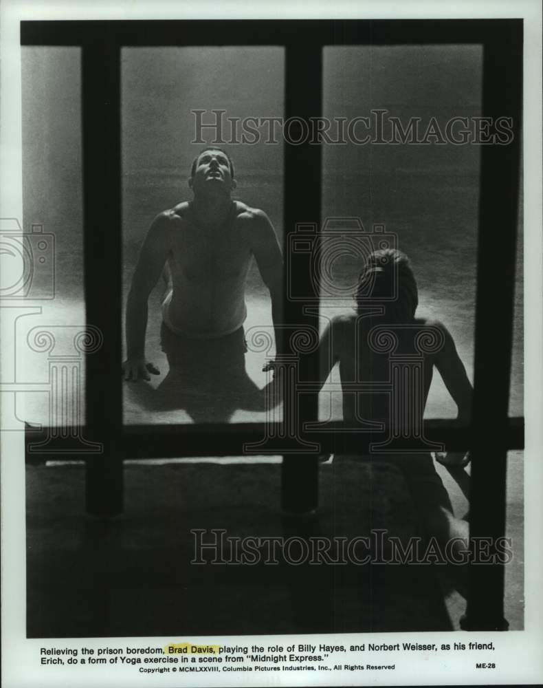 1981 Press Photo Actor Brad Davis, Norbert Weisser star in Midnight Express. - Historic Images