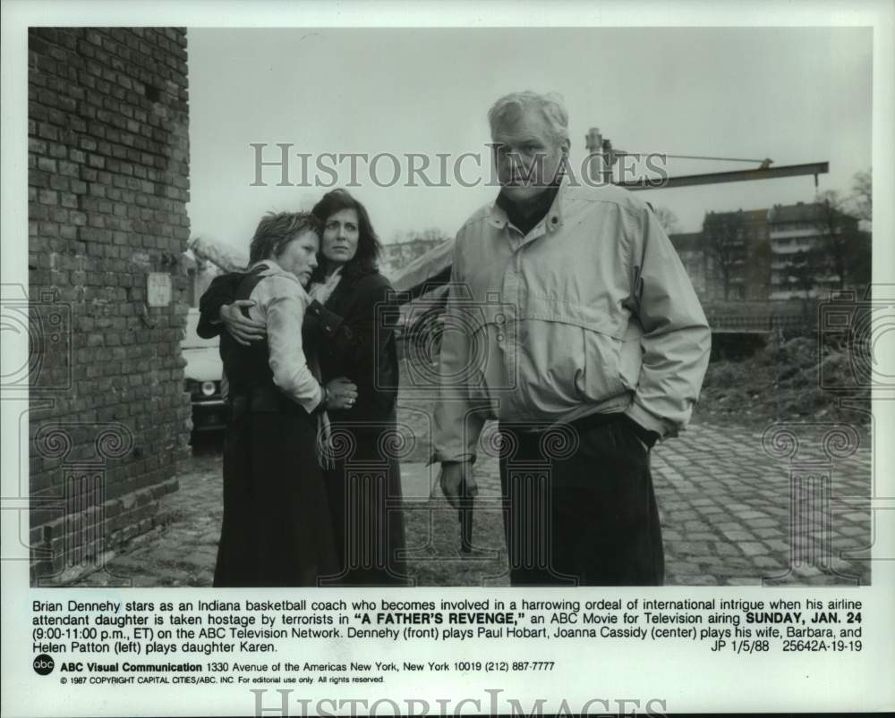 1987 Press Photo &quot;A Father&#39;s Revenge&quot; Movie Scene - Historic Images