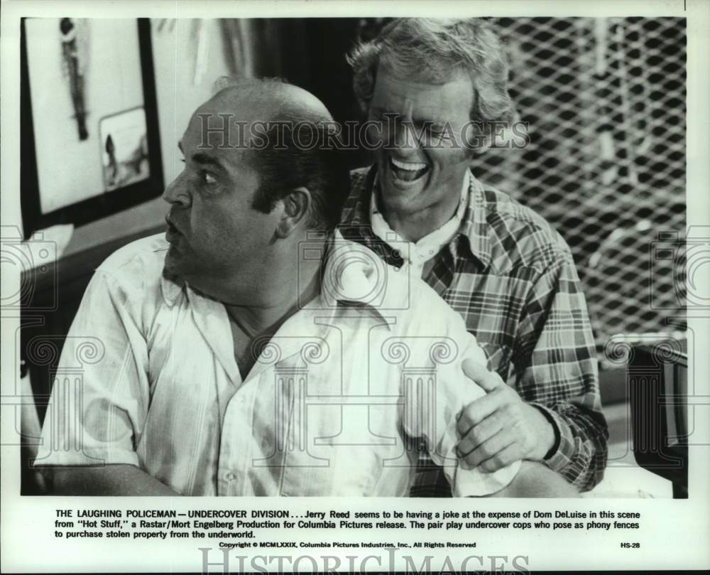 1979 Press Photo Jerry Reed, Dom DeLuise in "Hot Stuff" - Historic Images