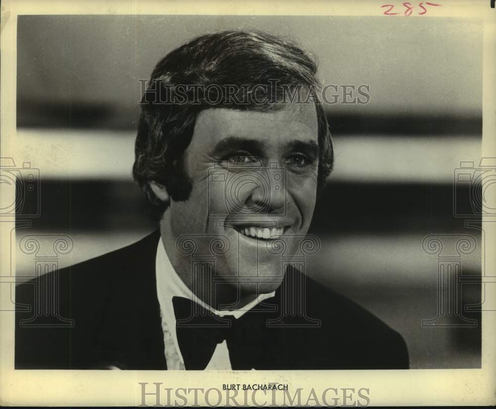 1976 Press Photo Composer Burt Bacharach - Historic Images