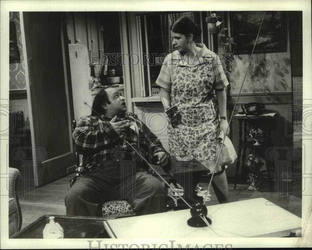 1972 Press Photo Richard Castellano, Ardell Sheridan Star in "The Super" on ABC - Historic Images