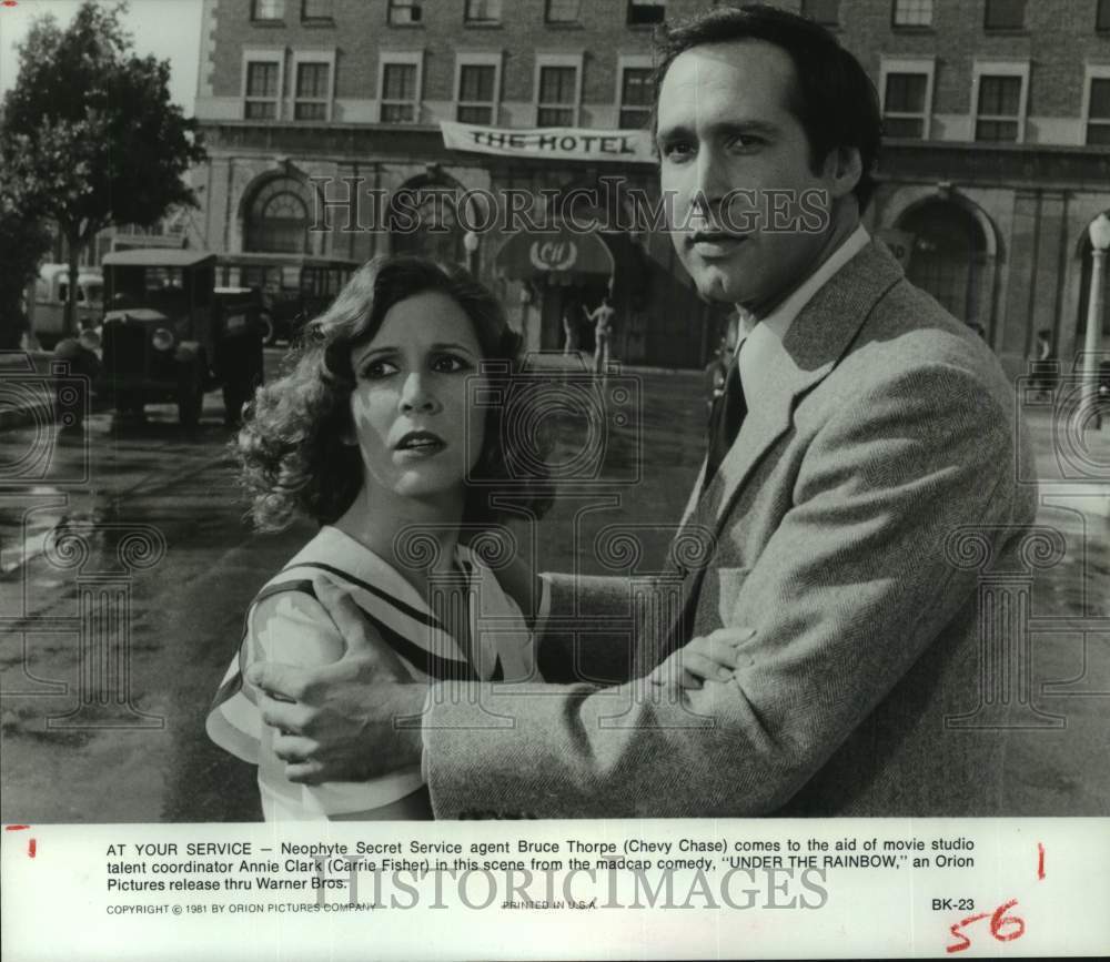 1981 Press Photo Carrie Fisher, Chevy Chase Star in Comedy "Under the Rainbow" - Historic Images