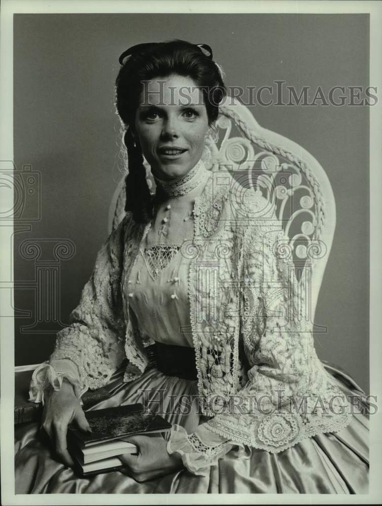 1973 Press Photo Actress Samantha Eggar in "Anna and the King" - Historic Images
