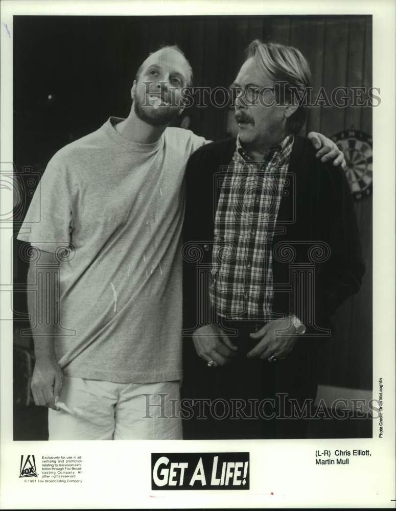 1991 Press Photo Chris Elliot, Martin Mull on &quot;Get a Life!&quot; - Historic Images