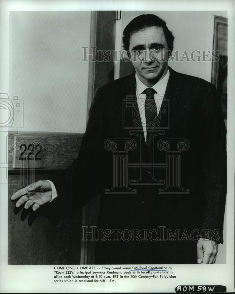1971 Press Photo Michael Constantine in "Room 222" television series - Historic Images