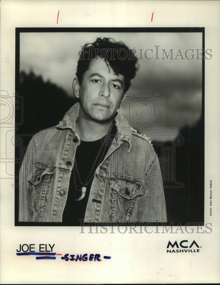 1992 Press Photo Singer Joe Ely - Historic Images