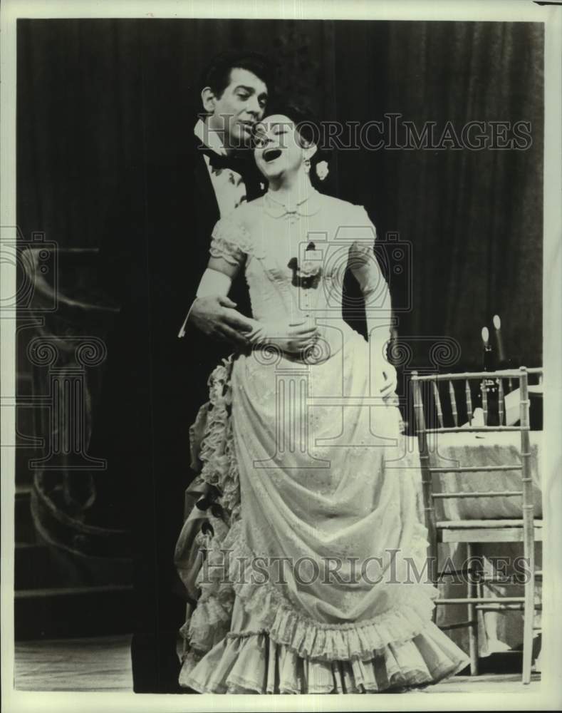 1981 Press Photo Placido Domingo and Ileana Cotrubas in "La Traviata" - Historic Images
