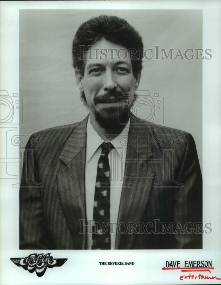 1990 Press Photo Entertainer Dave Emerson, of &quot;The Reverie Band&quot; - Historic Images