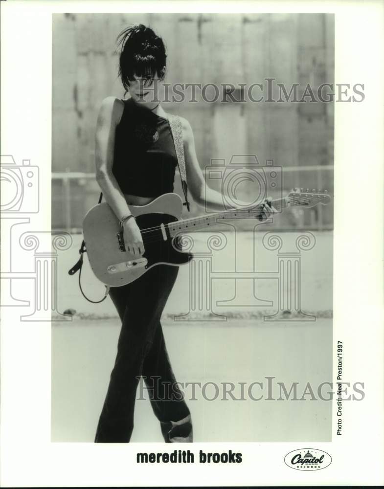 1997 Pop artist Meredith Brooks - Historic Images