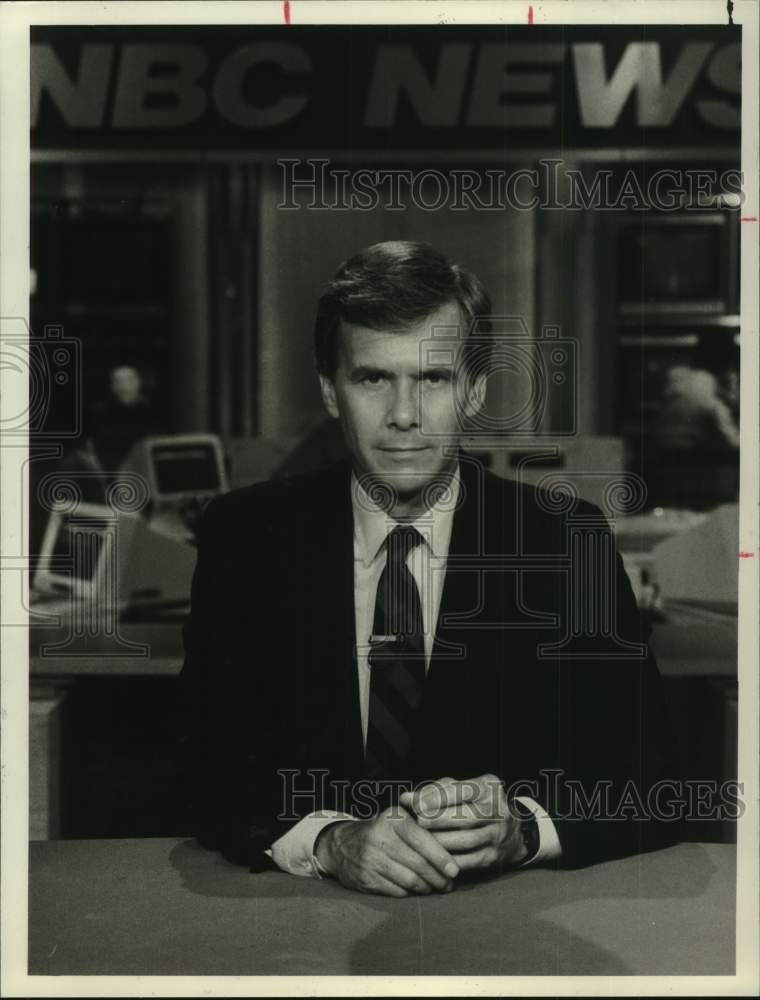 1988 Press Photo NBC News Correspondent Tom Brokaw - Historic Images