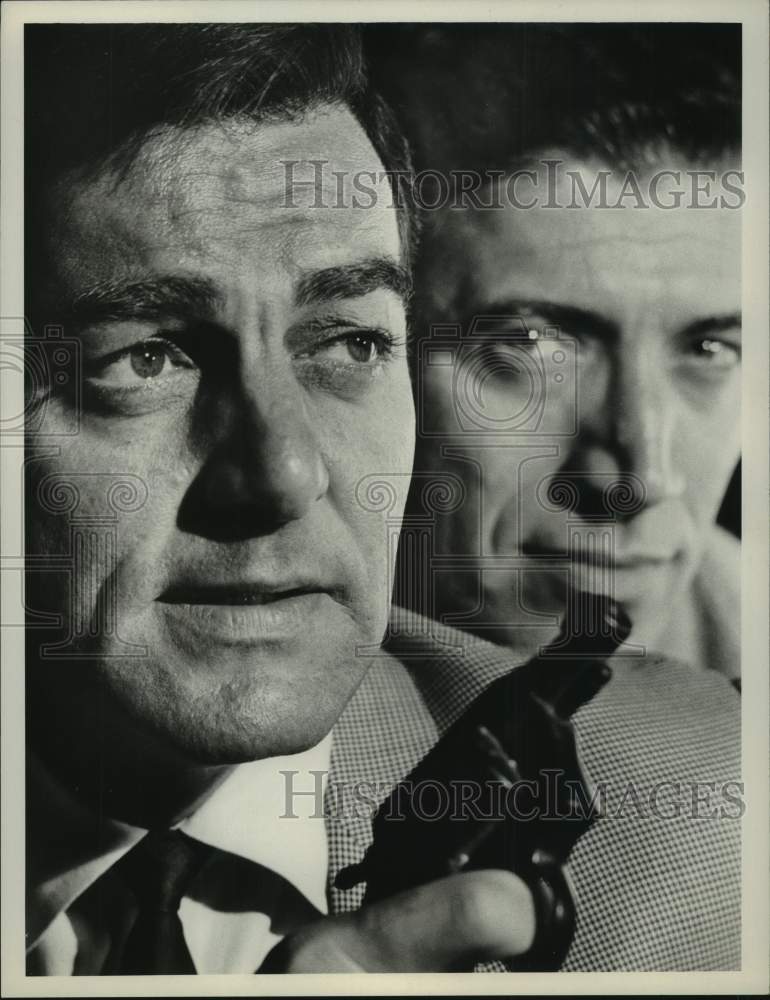1967 Press Photo Actor Mike Connors and Joseph Campanella - Historic Images