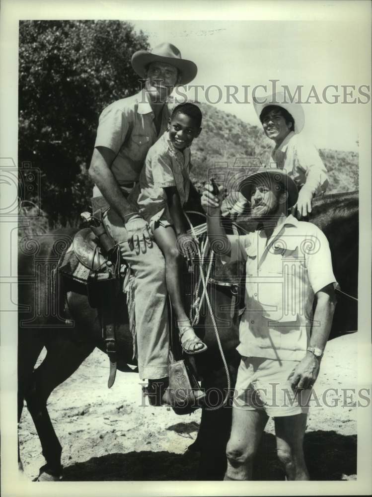 1967 Press Photo "Cowboy in Africa" ABC Television Series - Historic Images