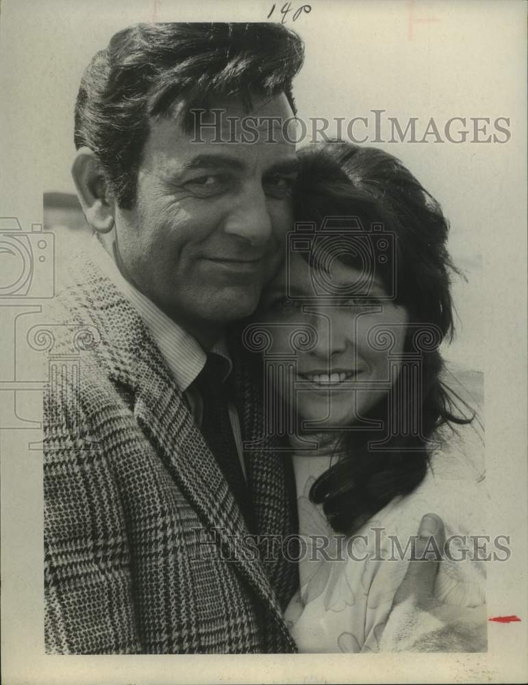 1970 Press Photo Actors Mike Connors, Susan Howard on &quot;Mannix&quot; - Historic Images