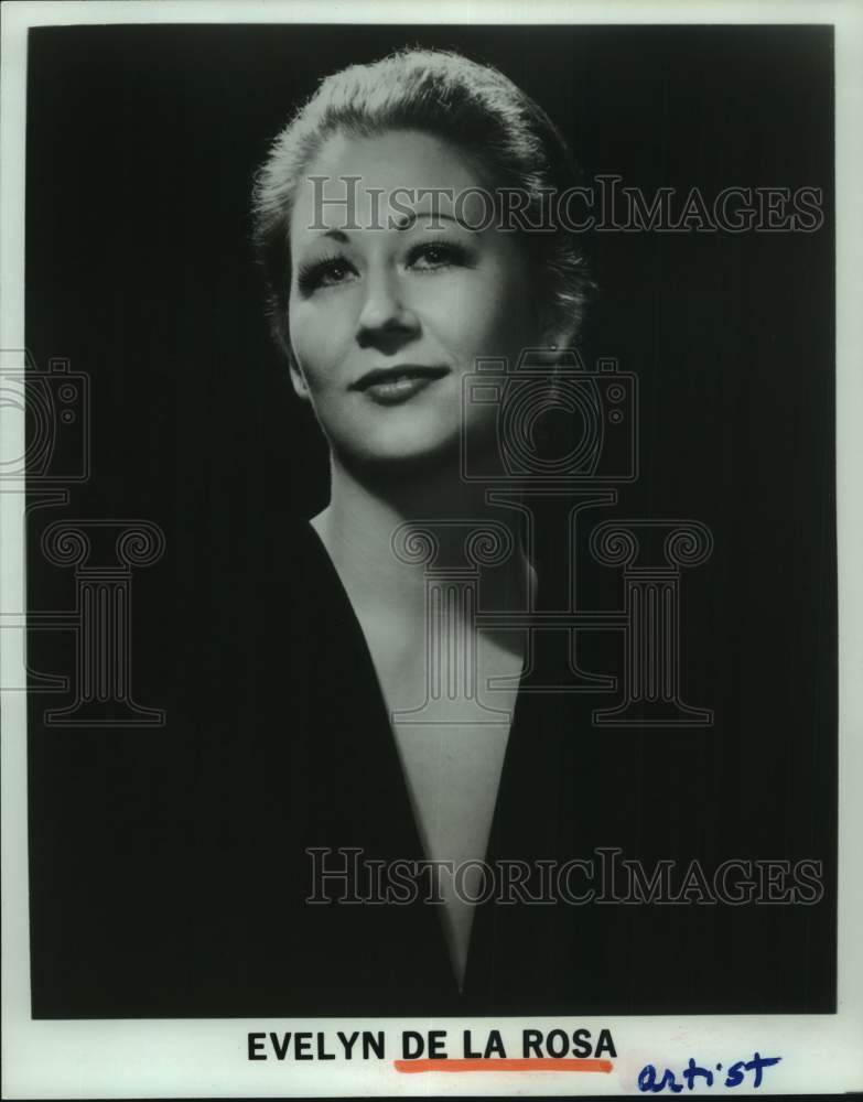 1983 Press Photo Artist Evelyn de la Rosa - Historic Images