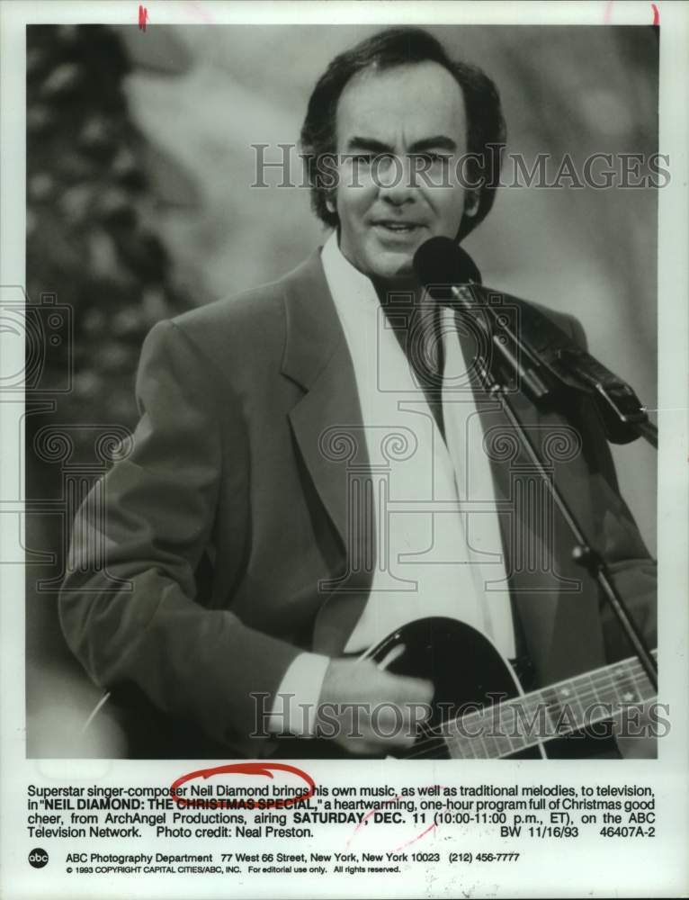 1993 Press Photo Singer Neil Diamond Performs in Christmas Special on ABC - Historic Images