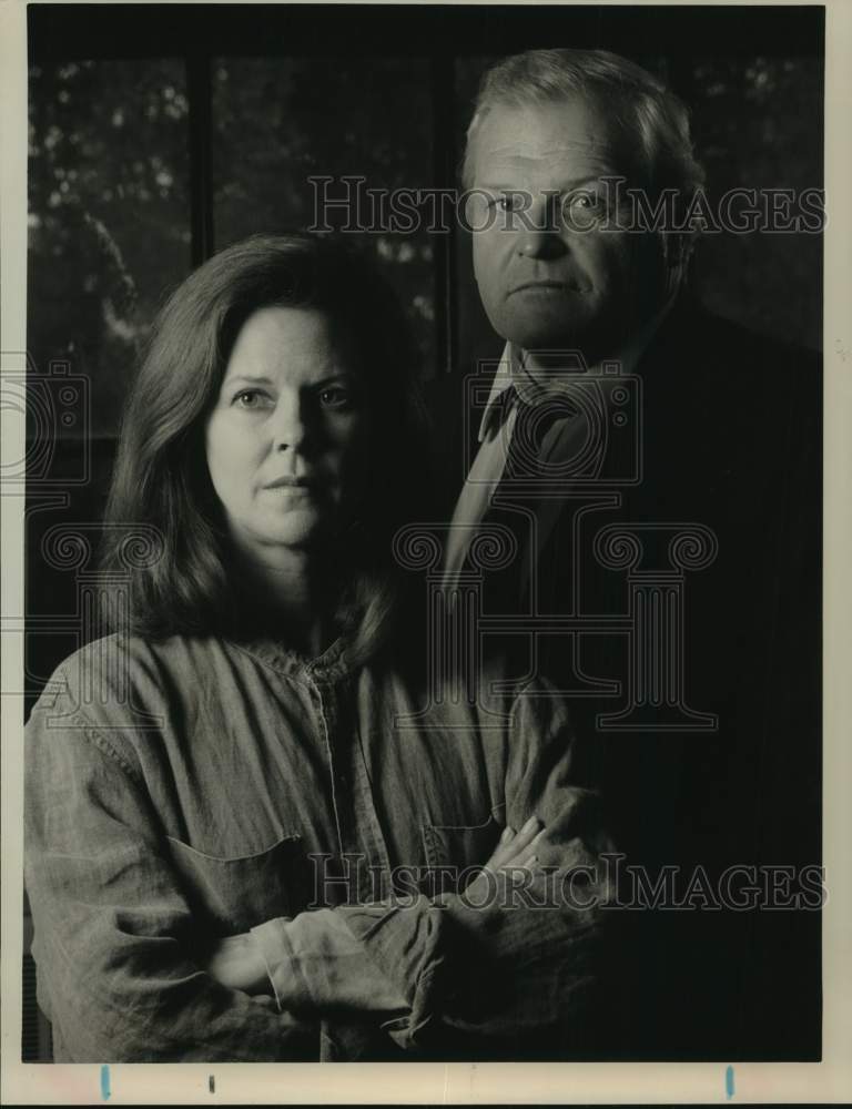 1993 Press Photo JoBeth Williams, Brian Dennehy in &quot;Lying in Wait&quot; - Historic Images