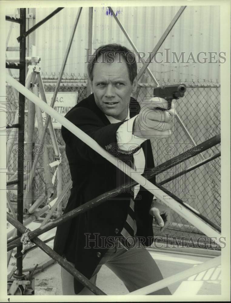 1985 Press Photo Fred Dryer as Sergeant Rick Hunter on NBC's "Hunter" - Historic Images