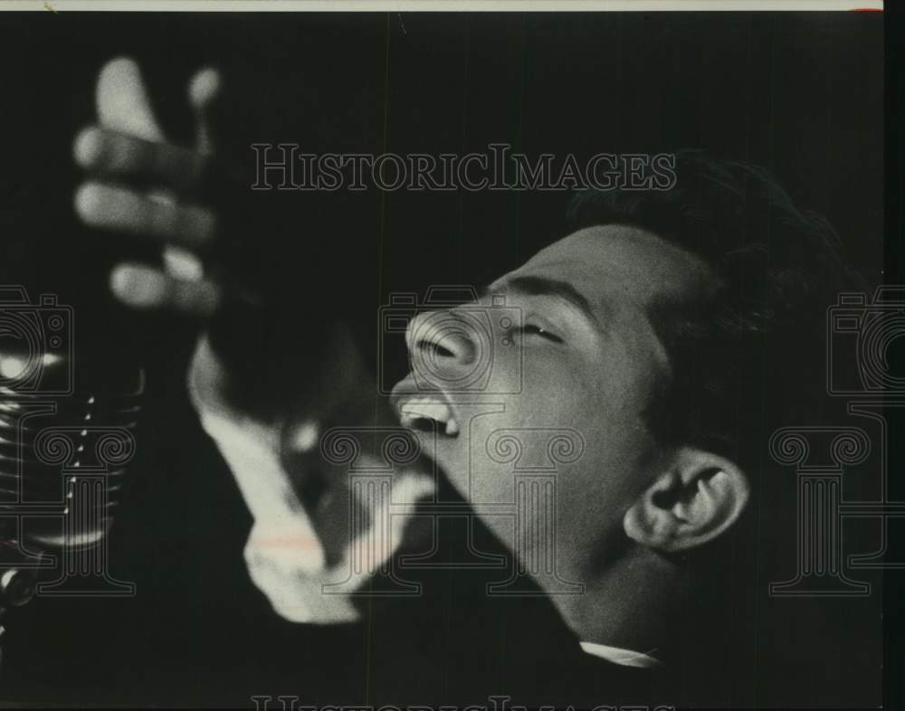 1964 Press Photo Singer Frankie Fanelli at International Club - Historic Images