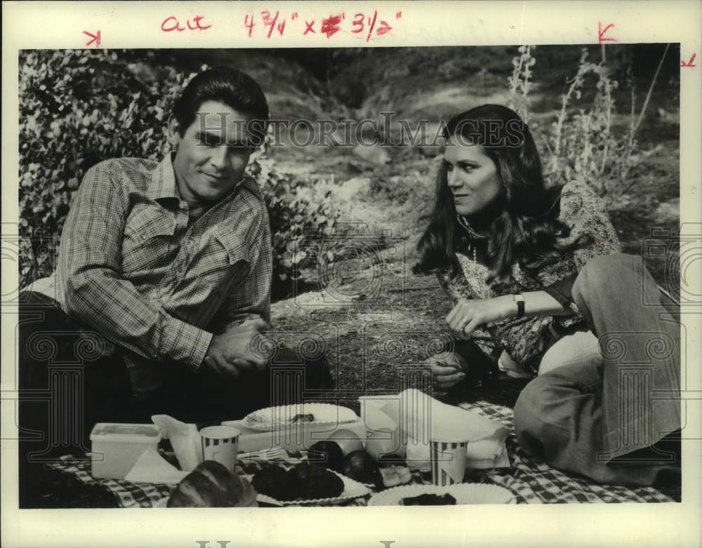 1975 Press Photo James Brolin and Pamela Hensley in "Marcus Welby, M.D. - Historic Images