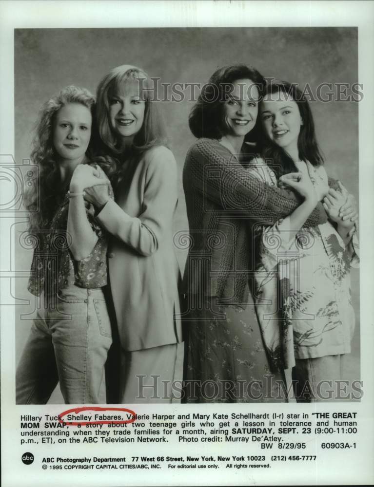1995 Press Photo Hillary Tuck, Shelley Fabares and &quot;The Great Mom Swap&quot; Costars - Historic Images