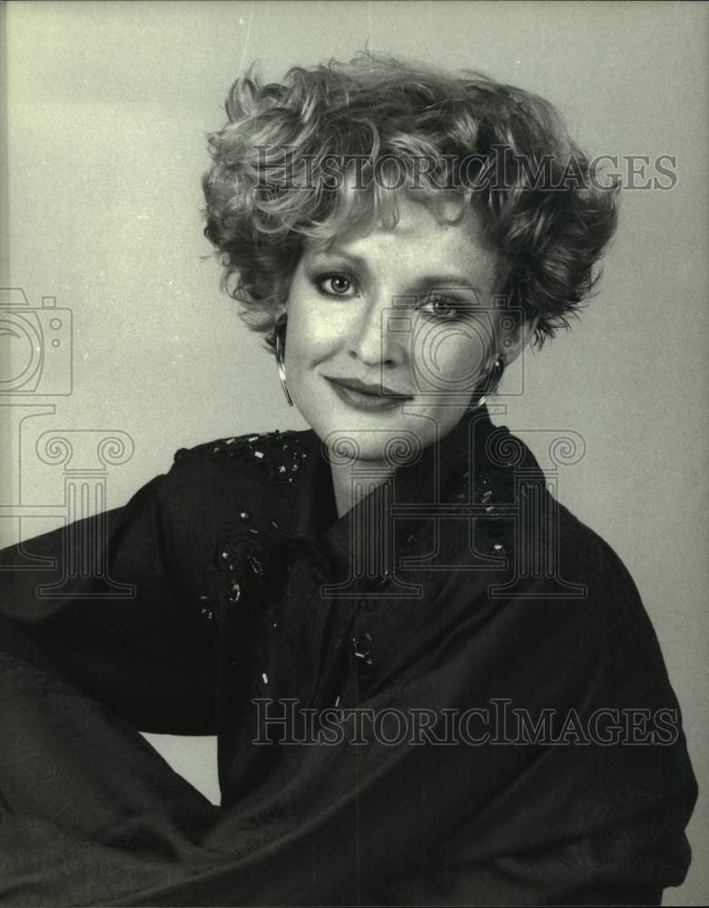 1987 Press Photo Actress Christine Ebersole in "The Cavanaughs" - Historic Images