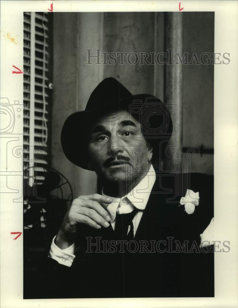 1991 Press Photo Actor Peter Falk in &quot;Tune in Tomorrow&quot; - Historic Images