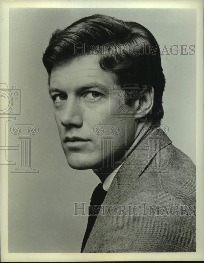 1968 Press Photo Television Star Frank Converse on "NYPD" - Historic Images