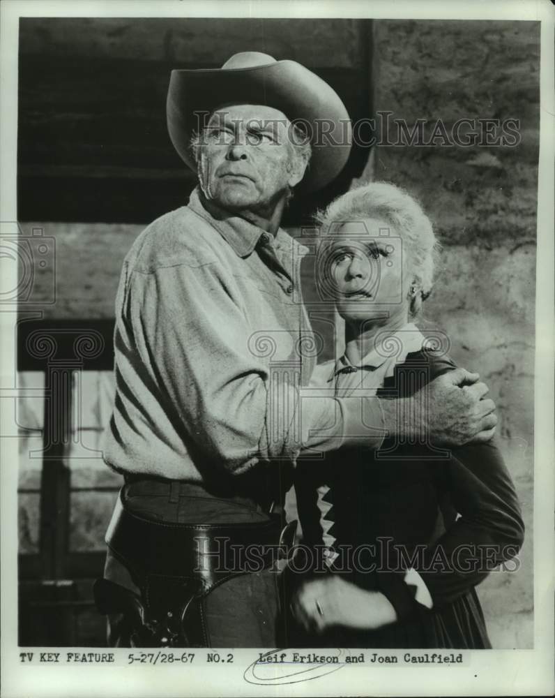 1967 Press Photo Actors Leif Erikson and Joan Caulfield - Historic Images