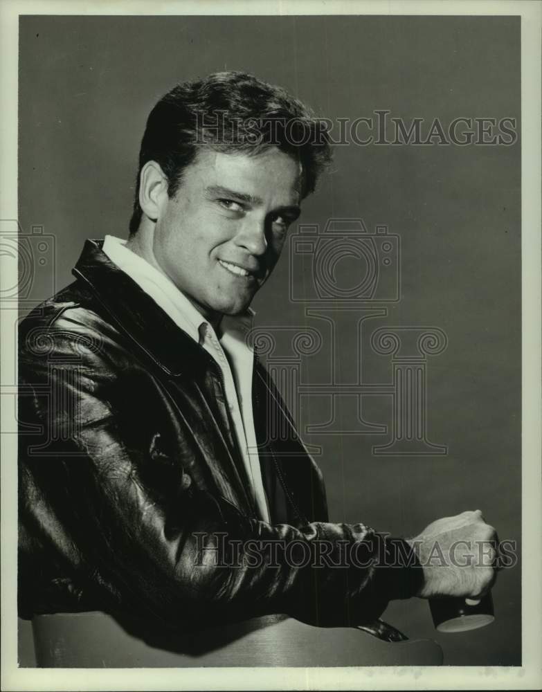 1965 Press Photo Actor John Ericson Stars in "Honey West" - Historic Images