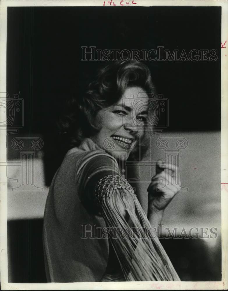 1971 Press Photo Actress Lauren Bacall appears in "Applause" - Historic Images