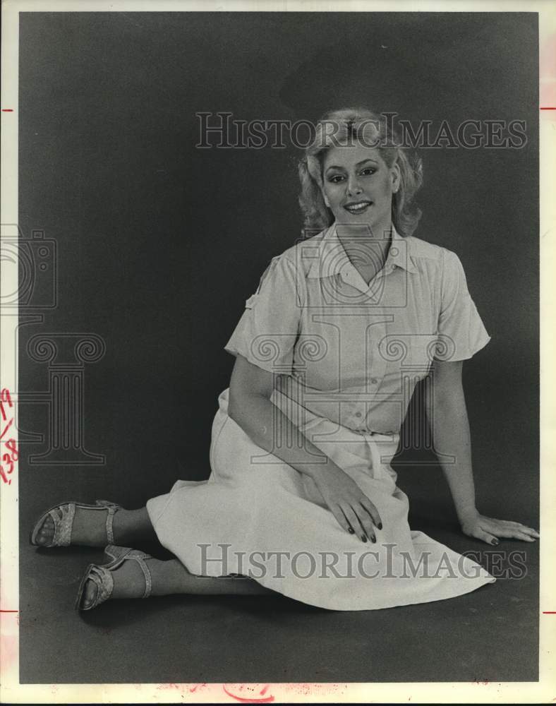 1979 Press Photo Model Debbi Freireich poses for a photograph - Historic Images