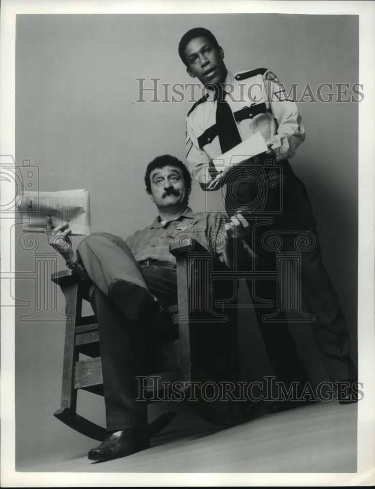 Press Photo Victor French and Kene Holliday star in "Carter Country" series - Historic Images